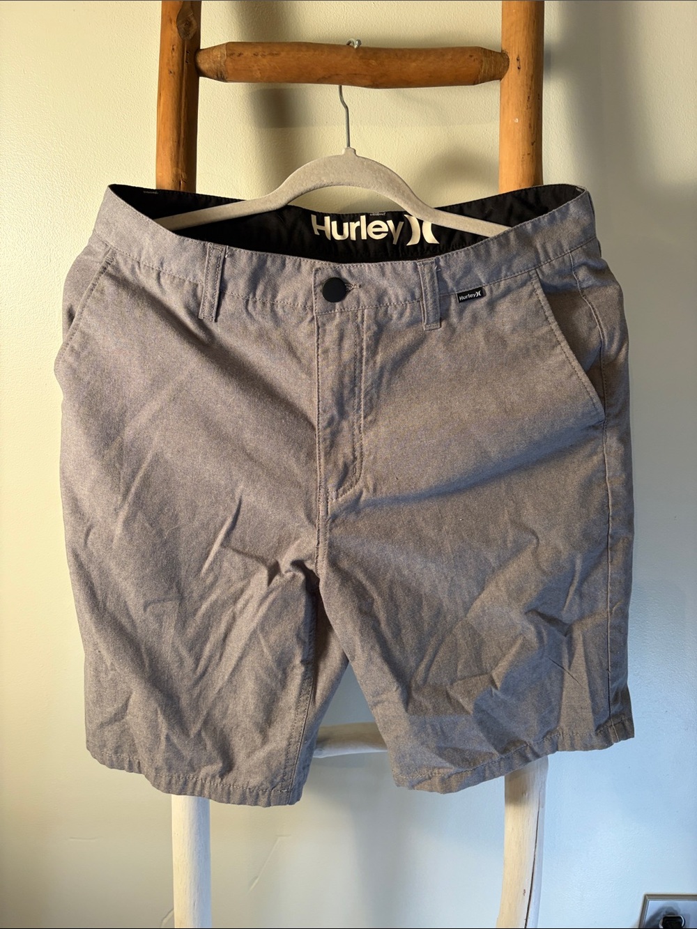 Hurley Men's Light Grey Flat-Front Shorts